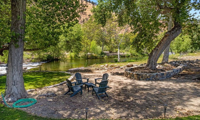 Three Rivers Casa | “A River Runs Through It”- Riverfront 2-home Compound