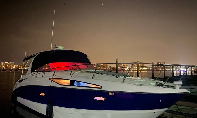 Marina del Rey Alquiler De Eote | A romantic night for couples in the yacht in Marina del Rey, Los Angeles