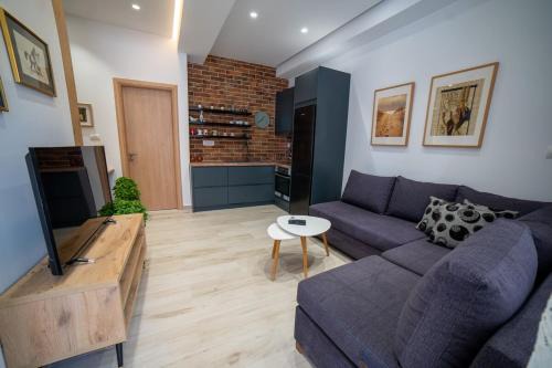 Qender Apartamento | A rustic private cottage with 1 bedroom in center