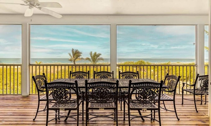 Wulfert Casa | A Saba Wind North- Oceanfront Estate with Pool on Captiva Island!