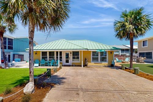 Lower Grand Lagoon Casa | A Sandy Shore
