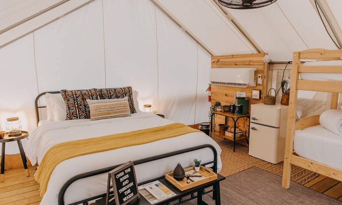 Rome Alquiler De RV | A secluded haven on 5,000 acres in NW Georgia, just 45 minutes from Atlanta and Chattanooga, and a quick 10-minute drive to downtown Rome. Explore private trails along the Etowah river, bask in wildlife, and gaze at mesmerizing stars. Your perfect es