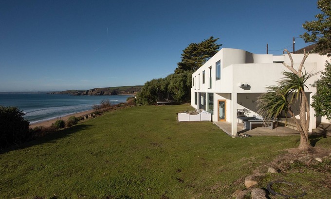 Praa Sands Casa | A sensational beach house just metres from Praa Sands Beach, with stunning sea views, large garden a