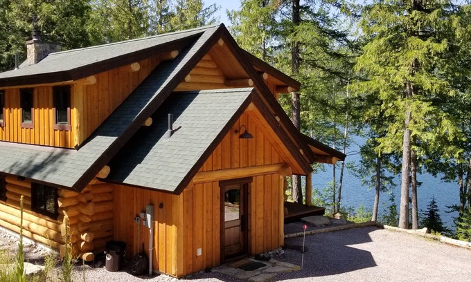 Columbia Falls Cabina | A Serene Lake Front Cabin minutos del Parque Nacional de West Glacier