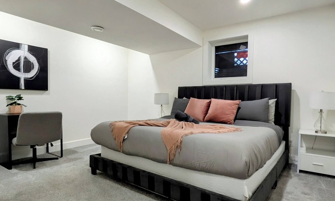Chestermere Apartamento | A Slice of Heaven in Chestermere by Eagles Wings Homes