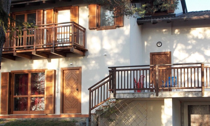 Terlago Casa | Una pequeña casa rodeada de vegetación pero no lejos de Trento y Garda.