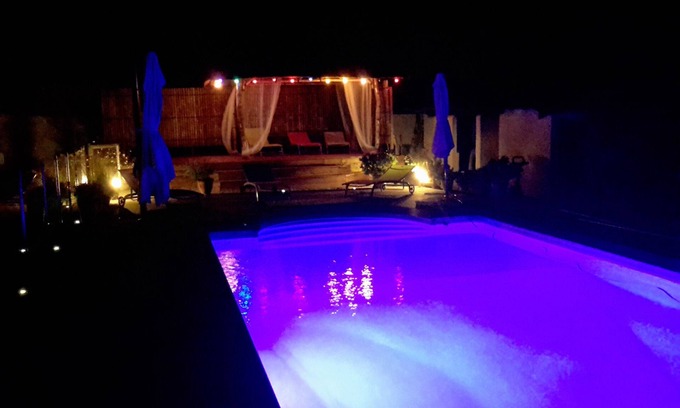 Restinclieres Villa | Villa con gran piscina y verdadera choza para sus siestas sin vis a vis