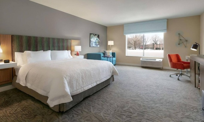 Johns Creek Casa | A Sophisticated Room for an Indulgent Getaway!