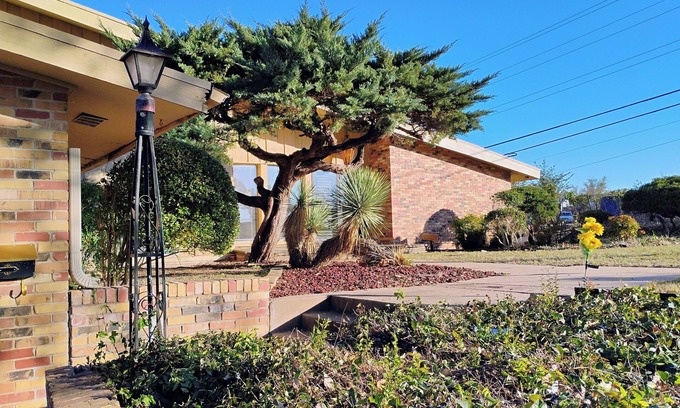 Lawton Villa | A spacious country home right in the heart of the city