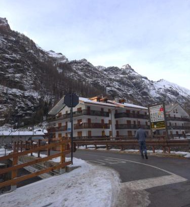 Tache Apartamento | A stone's throw from the slopes in Gressoney
