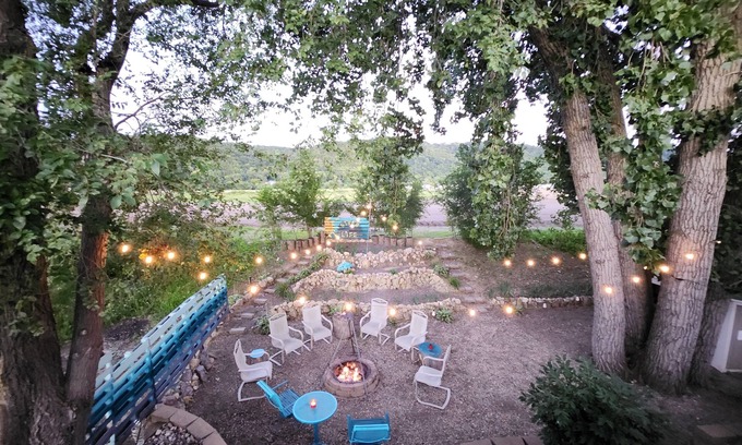 Prairie Du Chien Casa | A stone's throw from the River, this amazing property won't disappoint!