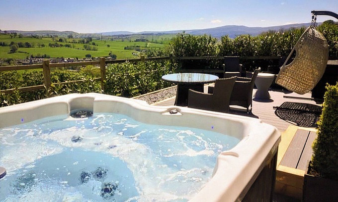 Corwen Cabaña | 1 bedroom accommodation in Gwyddelwern, near Corwen