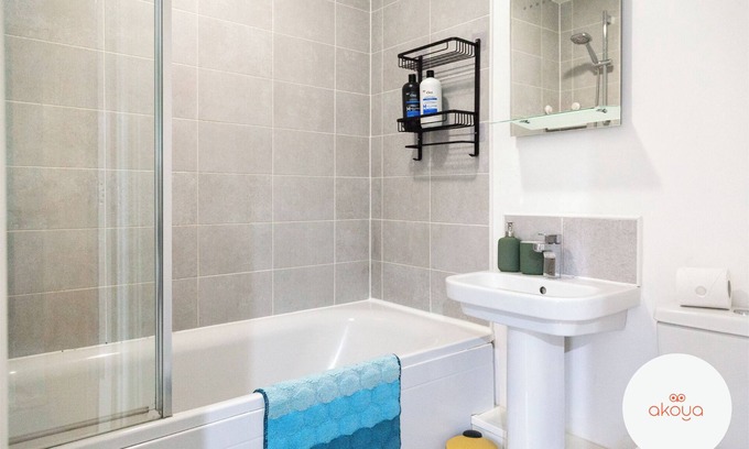 Wakefield Casa | A Stunning Central Wakefield Cozy Gem - Free Wi-Fi & Parking - Pet Friendly