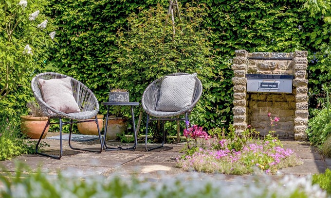 Smarden Cabaña | A stunning property set in an idyllic setting with views and beautiful surroundings.