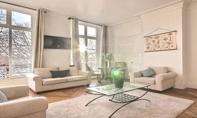 Saint-Germain-l'Auxerrois Apartamento | A STUNNING RETREAT ON QUAI DE LOUVRE-BREATH TAKING VIEWS OF SEINE