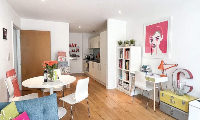 Hoxton West Apartamento | Un apartamento Shoreditch de una cama, elegante y luminoso, recientemente renovado.