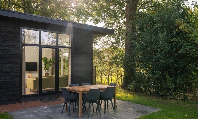 Rijssen Cabina | A stylish cottage with fine views over the fields of Twente. Being free in Twente!