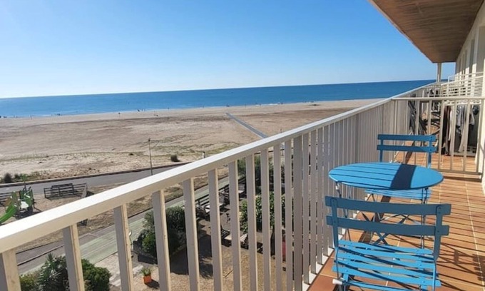 Saint-Pierre-la-Mer Apartamento | A T2 on the beach at Saint Pierre la mer!
