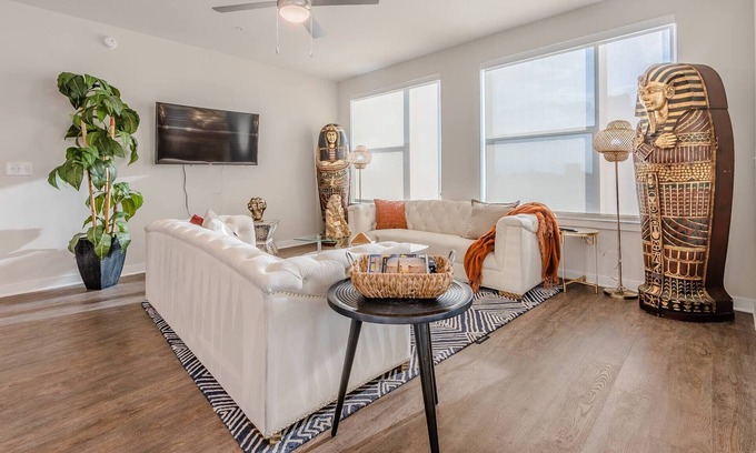 Old East Dallas Apartamento | A Taste of Egypt Girl/guy/business/family Trip! Fun Edition