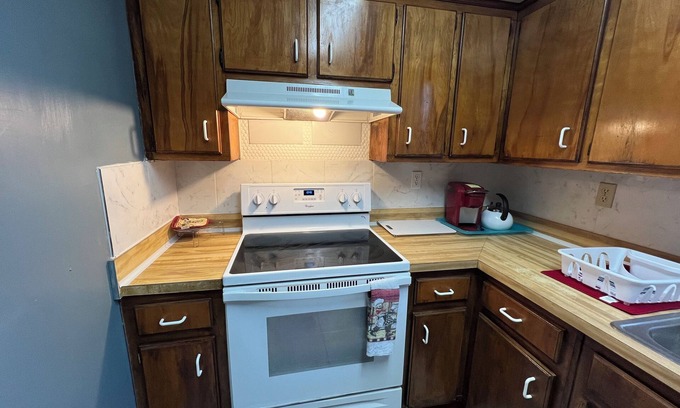 St. Marys Casa | A travelers home, community pool, center location
