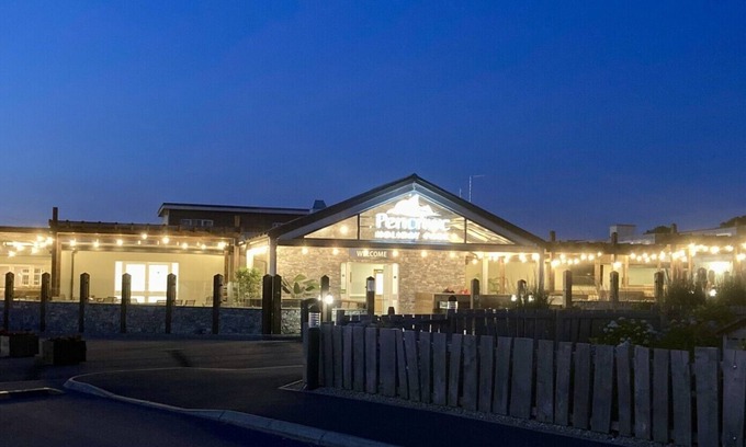 Cross Inn Casa | A true home from home, stylish modern 12 ft wide caravan near beautiful New Quay