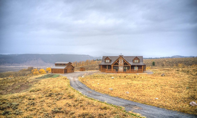 Cameron Cabina | A True Montana Cabin with Sweeping Views of the Mountains and the Madison River.