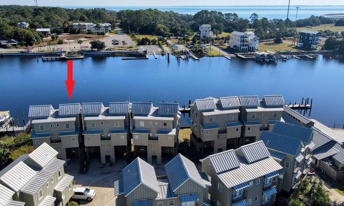 Carrabelle Condominio | A Turtle's View 1BR/2BA (4 beds) overlooking river