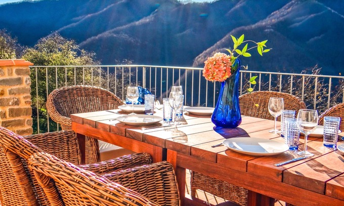 Crasciana Villa | Una joya de la Toscana. Piscina privada, cocina exterior, comedor.