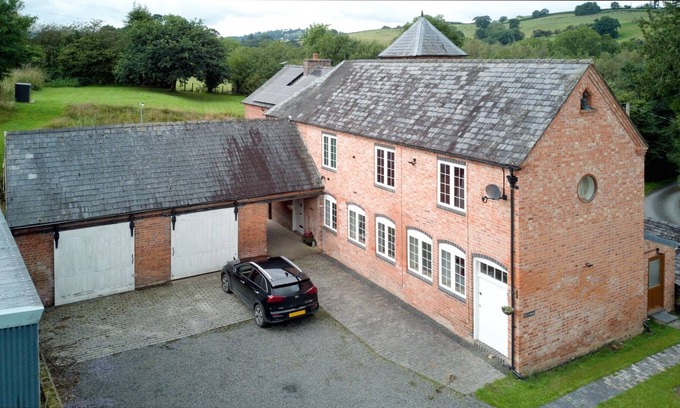 Welshpool Apartamento | A two Bedroom Self-catered Annex for Visitors to the Rural Heart of Mid-wales