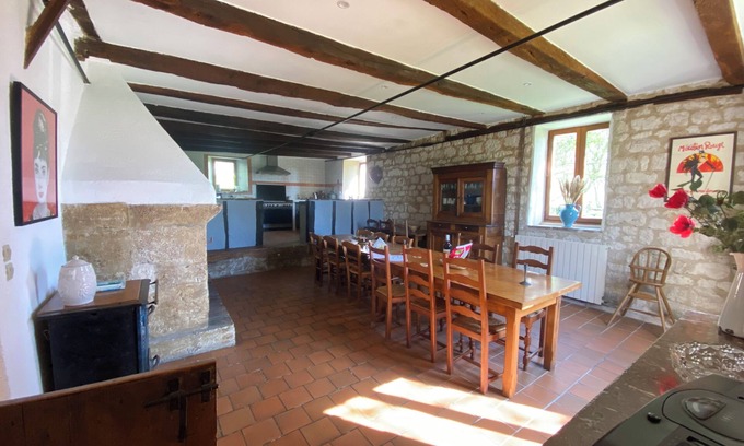 Labarthe Casa | A typical well equipped quercy stone house, set in superb countryside