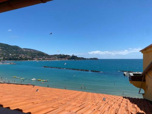 San Terenzo Apartamento | A un passo da mare - Sea View