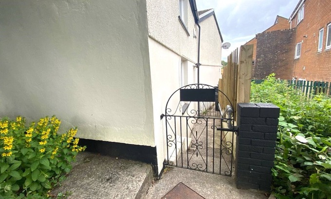 Merthyr Tydfil Cabaña | A unique and stylish getaway cottage. Short stroll to Cyfarthfa Park/Castle.