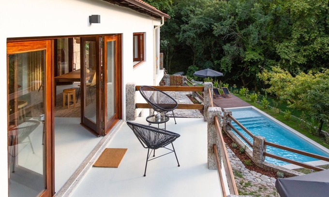 Vieira do Minho Casa | A unique hideaway, embraced by the breathtaking hillside of Caniçada, Gerês