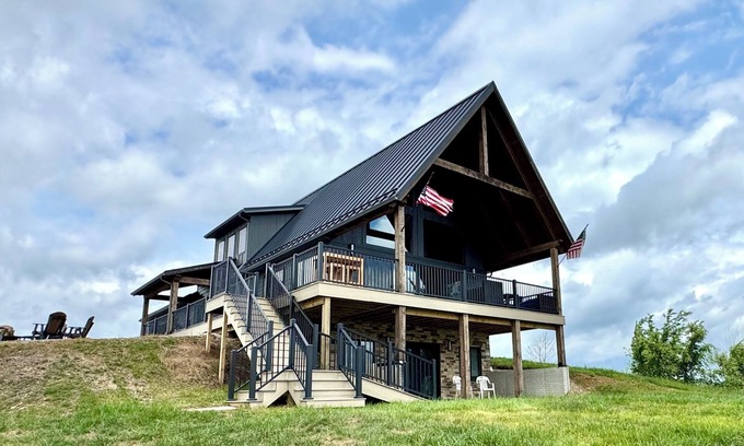 Dresden Casa | A unique modern farmhouse nestled on 67 rolling acres w/stunning views.