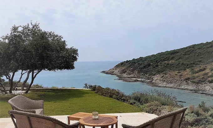 Nea Peramos Villa | Un lugar privado único con su propia playa privada!