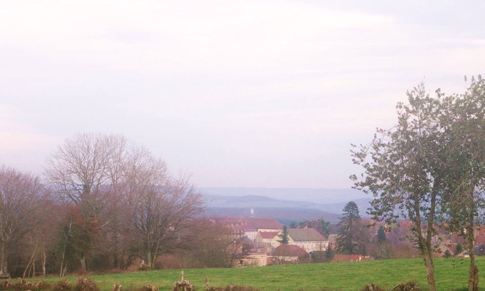 Saulieu Cama Y Desayuno | A vast room in the heart of the village.