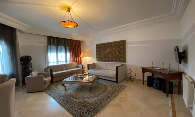 Ennasr Condominio | Un apartamento muy bonito y bien equipado con aparcamiento
