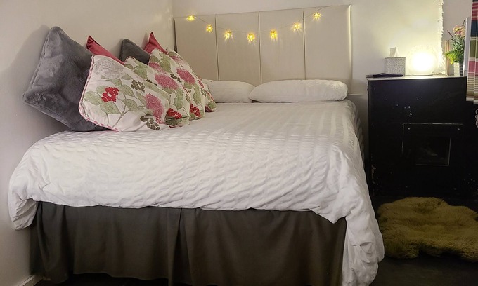 Prestatyn Cabaña | A Victorian laundry now a little (25'x8') dog-friendly let 5mins to town & beach