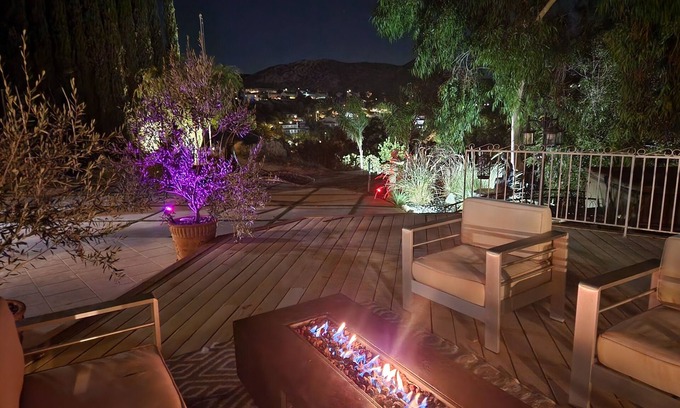 West Hills Casa | A view house