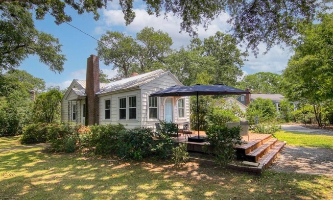 North Charleston Casa | A Walk in the Pines - Bright & Cute 3br 2ba Home
