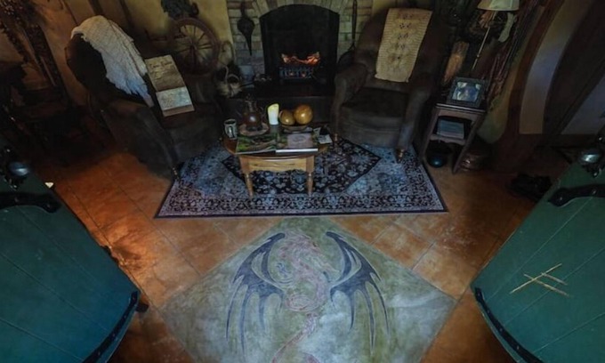 Fairfield Casa | A Warm Hearth and "All the Comforts of Home"