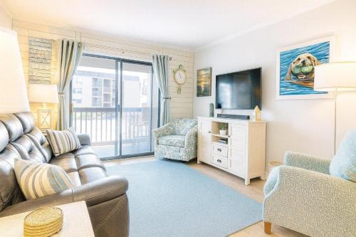 Cherry Grove Beach Casa | A Wave from it All - Sea Cabin 146