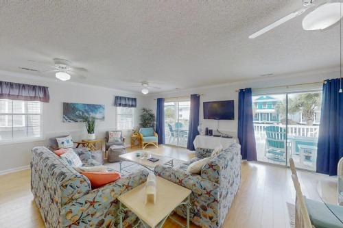 Surfside Beach Casa | A Wave From It All