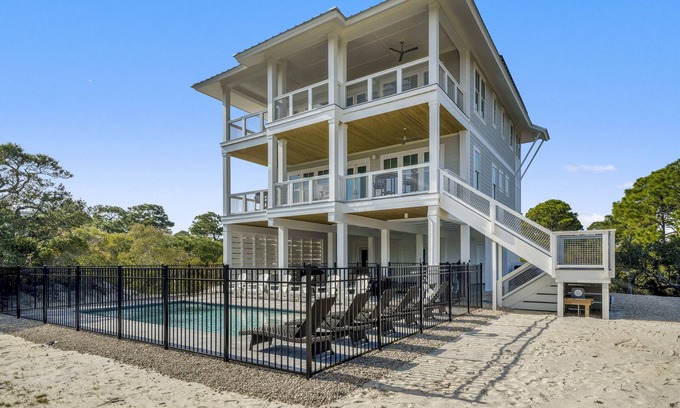 Sea Palm Village Casa | A Weekend at Billy's: Stunning New Build, Private Pool, Gulf Views, Plantation