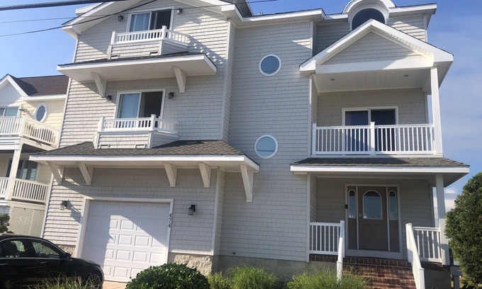 Cape May Court House Casa | A well kept 5 Bedroom 4 bath home that sleeps 11. There are 4 TVs and WIFI.