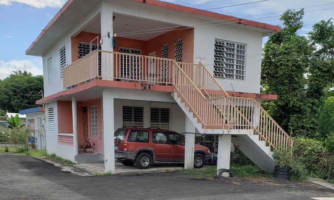 Guaniquilla Casa | Una casa entera, 5 min. A pie de la Aguada hermosa playa, buena ubicación!