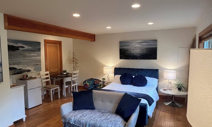 Regional District of Nanaimo Casa | A Winter Jacuzzi Paradise