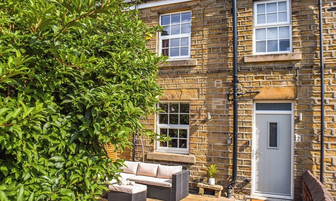 Grange Moor Cabaña | A wonderful stone built cottage located on a quiet row in Clayton West.
