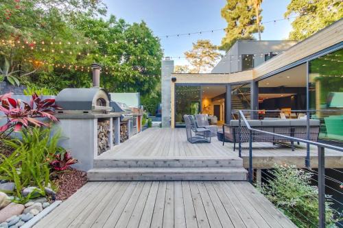 Fire Mountain Casa | A Zen Paradise - WIth Hot Tub and Pizza Oven
