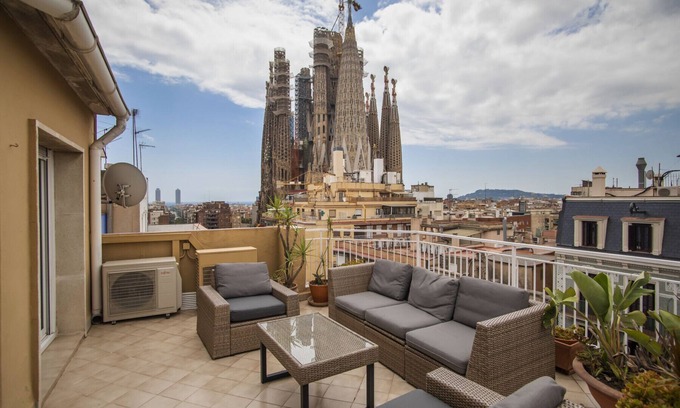 La Sagrada Familia Apartamento | A1MAR1023 Breathtaking rooftop in Sagrada Familia